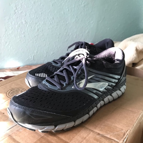 brooks beast 18 size 10.5